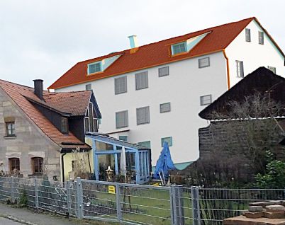 Denkmal-Mehrfamilienhaus im Stadtzentrum, Roth (Unverb. Illustration)